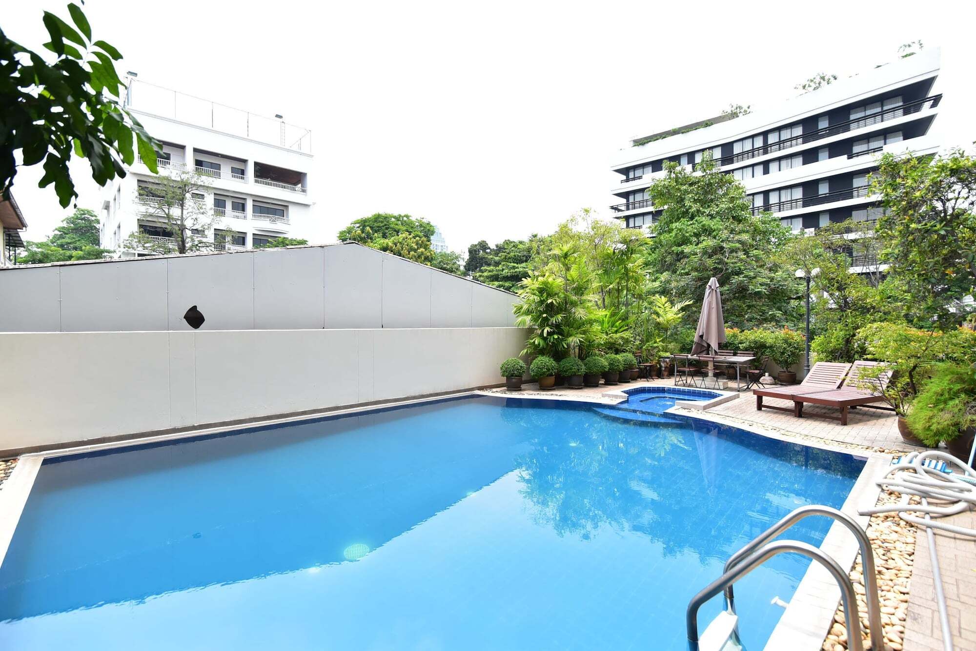 Antique Palace Apartment Bangkok Eksteriør billede